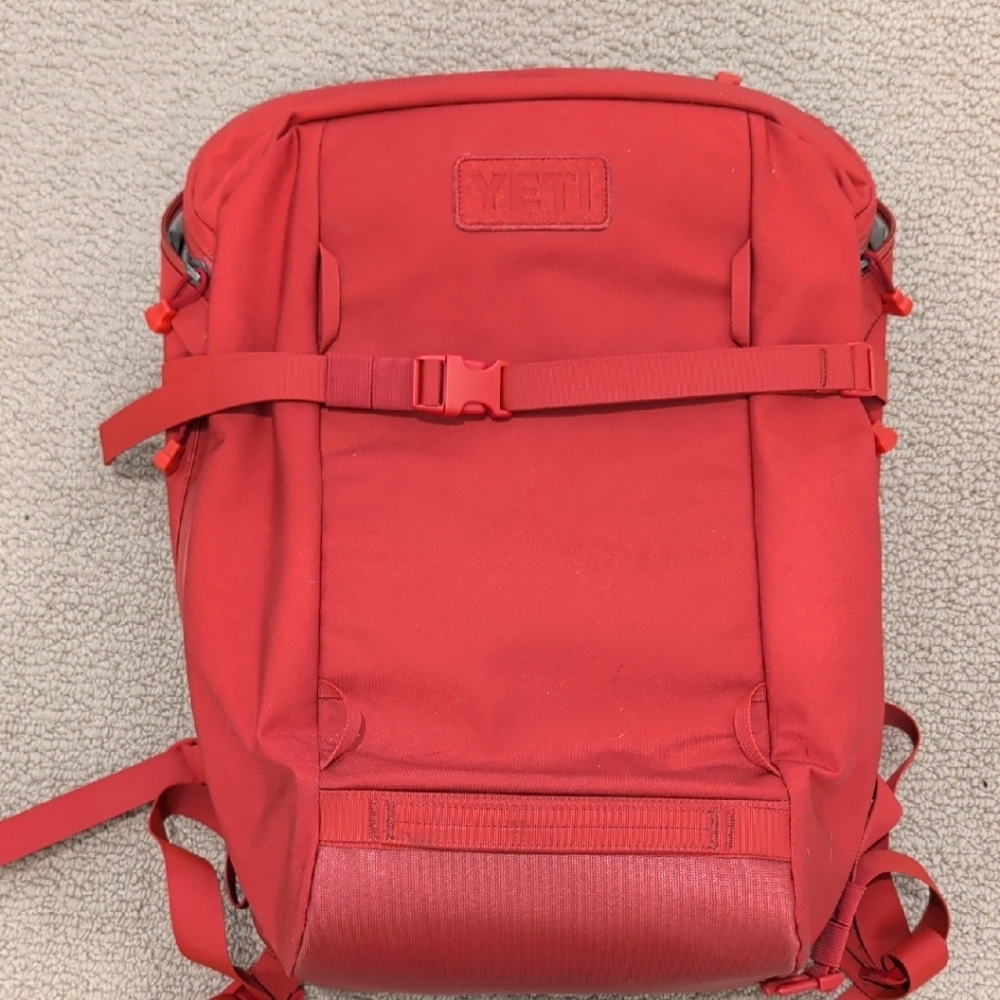 YETI Crossroads 22L Backpack